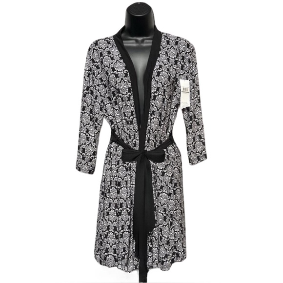 Women’s Marilyn Monroe Robe NWT - Picture 14 of 15